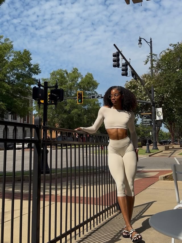 Stalliiii spotted outside the gym 🥹

ONER x Lori Harvey (oner day to night capsule) 
launches June 11th at 11am CST 

CODE~ nyla 🫶🏽🫶🏽🫶🏽
#tallgymgirl #stalliii