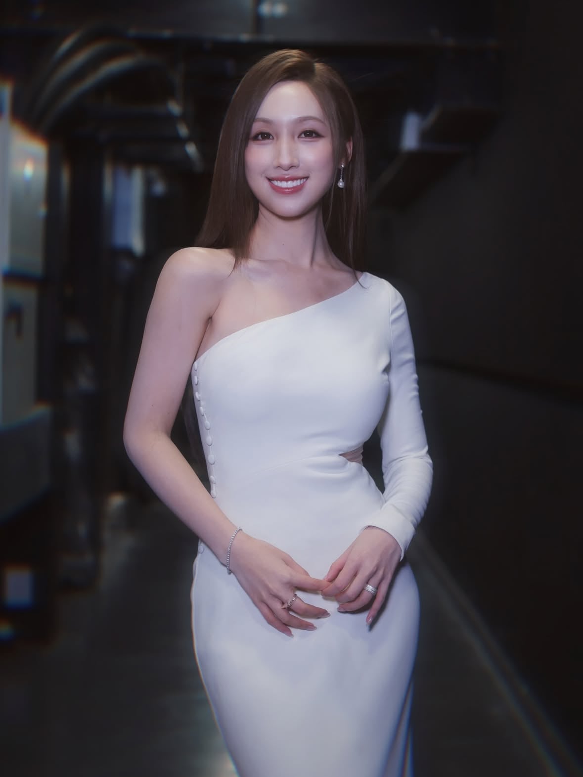 Performance done 🐇
.
Dress @tobewed_official 
Hair @zaptang