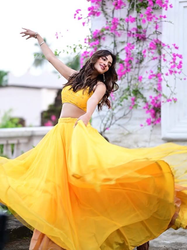 Dancing with Nature is my fav thing.. … !! 

Happy World Enviroment Day 🍃