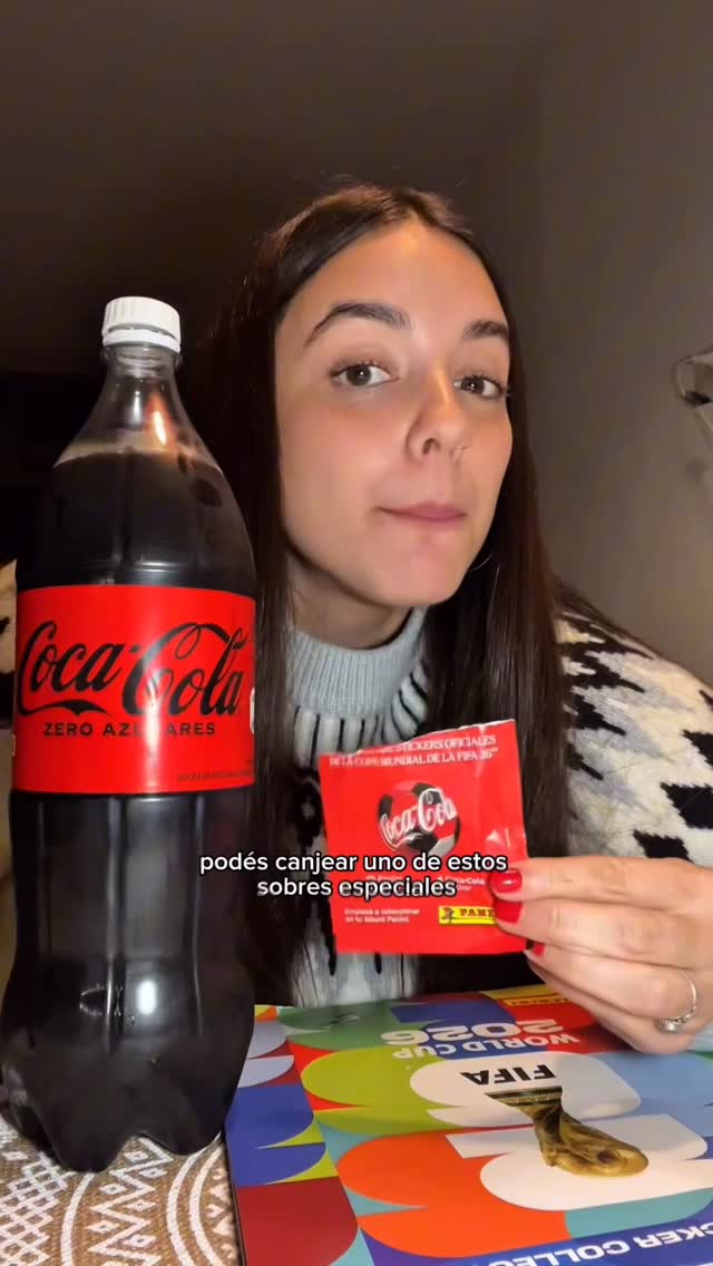 Soy la única que no puede parar con el álbum de Panini? 😵‍💫⚽️ y ahora con la Coca-Cola Zero Azúcares de 1,5lt podes canjear sobres especiales 👏 1 tapita blanca = 1 sobre de figuritas! by @alaskkag