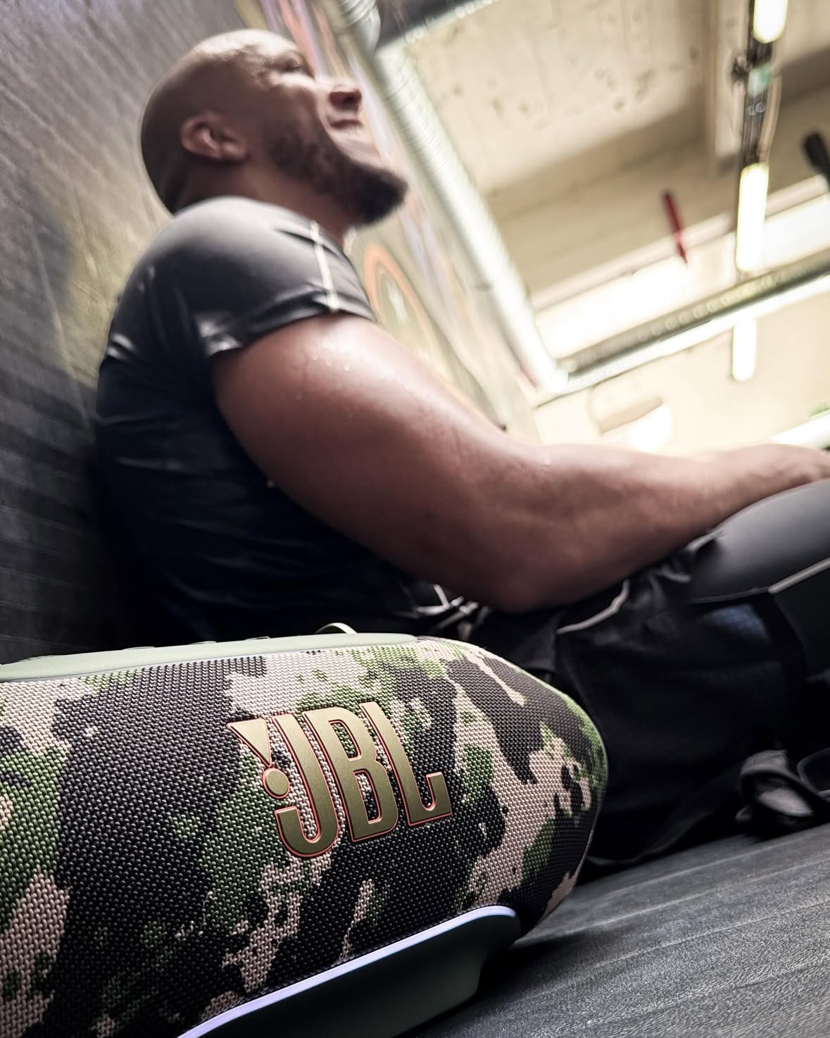 10 days to go ⏳🔥 🎯

Xtreme partner for an xtreme training ⚔️ @jblaudio_fr 
#ufc #freedom250 #JBLXtreme5 #partenariat