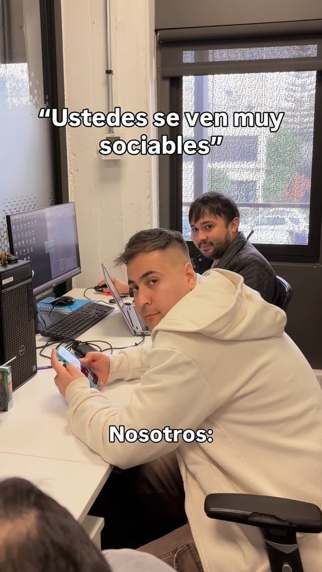 La interacción social está fuerte @comportateluis @esjavierandres #trabajo #humor #oficina by @radiocarolina