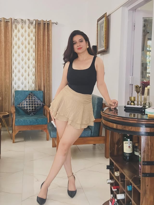 Not overdressed, just perfectly dressed🖤
#photooftheday #picoftheday #followforfollowback #instaphoto #black