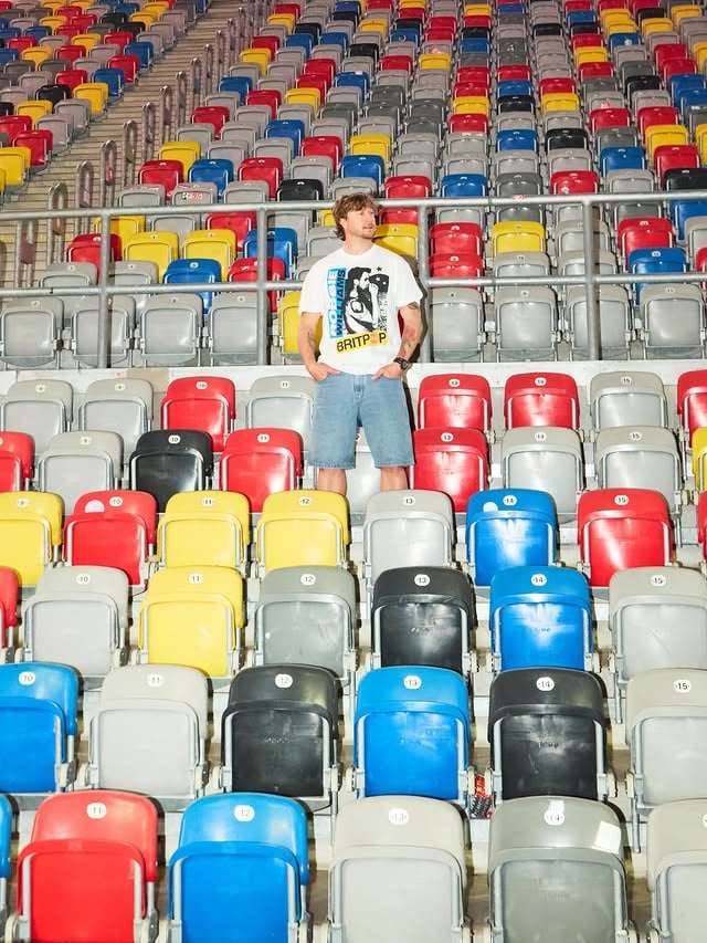 Storm before the storm❤️🌪️🔥
Bought a fan shirt last summer at Helsinki Olympic stadium 🏟️ 
📸 @janitaautio