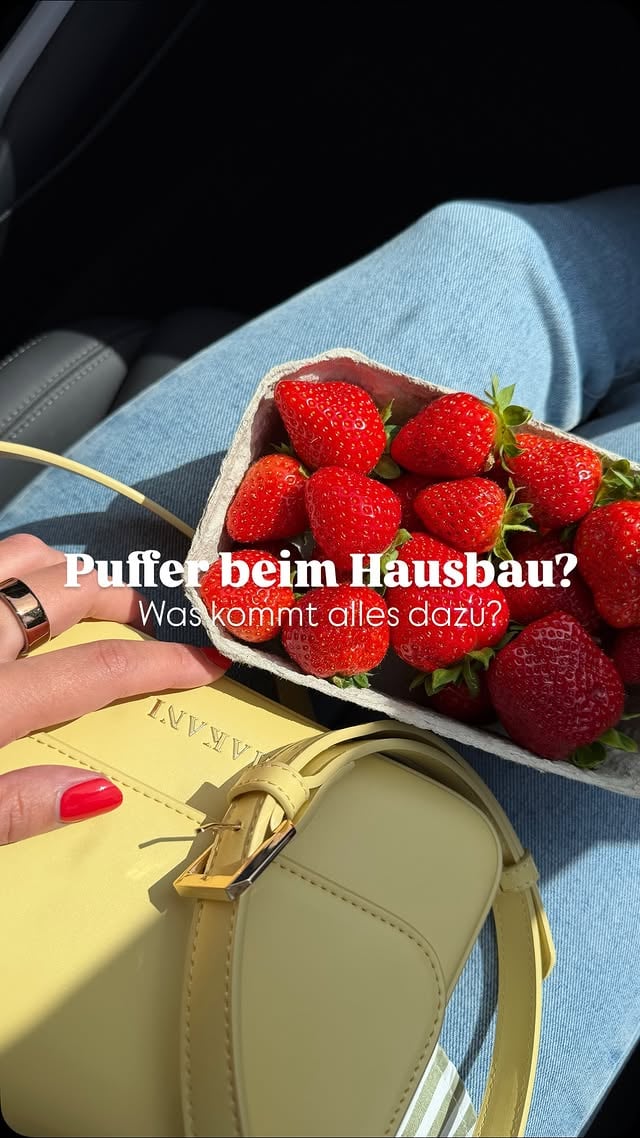 „Plant genug Puffer ein“

Ok, aber was ist denn genug Puffer?
Wo lauern versteckte Kosten?
Und was hätte euch fast das Genick gebrochen?

Wir finden es super schwer einzuschätzen und haben gar keine Vorstellung davon, was genug Puffer bedeutet. 

Wie viel Prozent wurde euer Haus teuer, als ursprünglich geplant? Lasst uns gerne einen Kommentar da ☺️

HAUSBAU
BAUEN
BAUKOSTEN