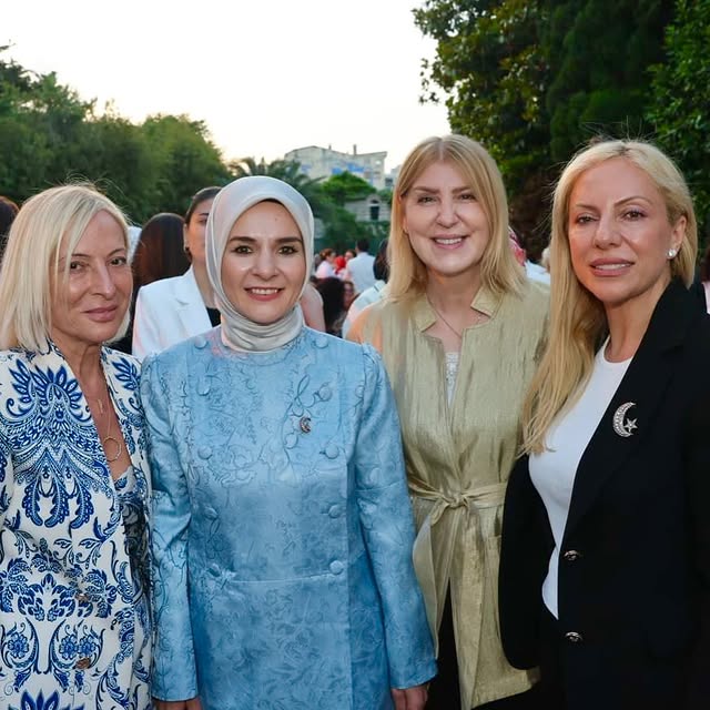 Aile ve Sosyal Hizmetler Bakanımız Sayın @MahinurOzdemir ‘hanımefendinin ev sahipliğin de; Geleceğe İlham Veren Kadınlar” “Women Inspiring The Future”Programına iştirak ettik.Güçlü kadınlar🌺 Güçlü Türkiye … @asiyekefeli @esra_erdemm @tcailesosyal