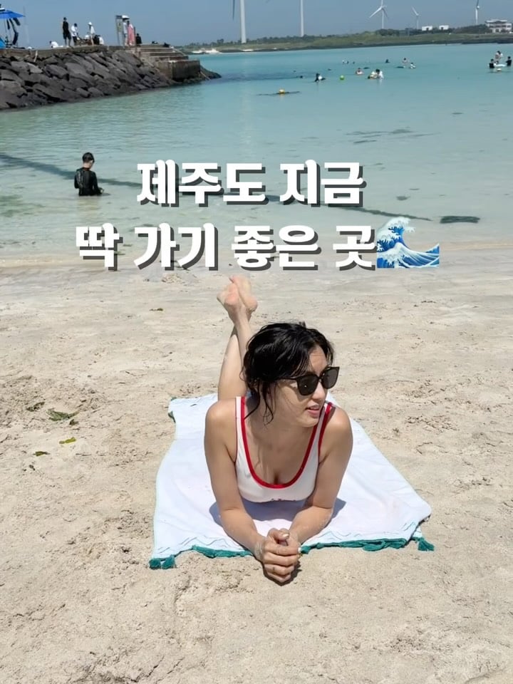 지극히 개인적인 추천🤭🍊 저희는 제주 월정리, 김녕해수욕장 주변에서 2일을 보냈어요. 바다수영을 했는데 돗자리도 빌리고 온수샤워시설도 이용하고 참 편하더라고요 🤭그리고 월정리 음식점이나 카페 음식도 맛있고사장님 직원분들도 참 친절했어요 👍제주도 해변가는 어디든 그림같았고 숙소도 깔끔하고 바다뷰 정말 최고였어요🙂‍↕️근처에 만장굴개방을 해서 아이들과 신비의 세계(?) 잘 보고 왔어요 시원하다못해 추웠던 만장굴 ㅎㅎ해변따라 서귀포쪽으로 내려가며섭지코지도 돌아보고 롯데호텔에서저녁 아침수영하고 🤣공항근처로 넘어와 이호태우해변에서 마무리했습니다 ^^아이들과 알찬 여행이였어요 ✈️제주계획있으신분들 참고하시면 좋을거 같아서 게시글로 남겨요 협찬아님 🤣 여행중 입은 옷은 곧 오픈해요 🤍♥️바스락상하세트 D-3#여행#제주도#월정리#김녕#이호테우 by @kkum.mi_homt