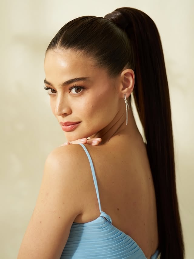 Happy to be joining a new family 💙🦋

Effortlessly lifted.
I’ve always appreciated treatments that fit seamlessly into my schedule, and EMFACE is one of them.
What do I love most? It’s completely non-invasive with no downtime, making it easy to fit into even the busiest days. A treatment that helps me look refreshed while keeping things natural is definitely something I can get behind. ✨💙

#EffortlesswithEmface 

@emfaceph
@btlaestheticsph