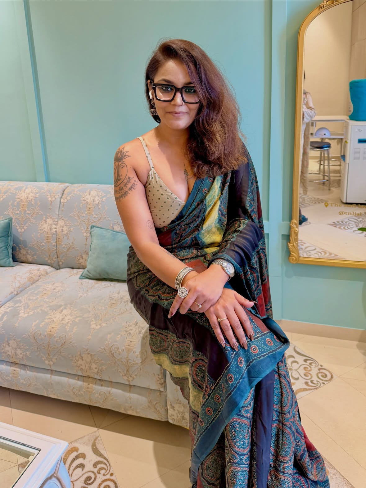 #nailextention 
Before the trip begins, came across this beautiful host @tnljal who not only was warm but beat services offered.
Staff was cordial and best at services.
.
Got the #cateye nail extensions done.
.
#nailsnailsnails #nailsart #traveldiaries kapoorsurudiaries
Travel summer vacations