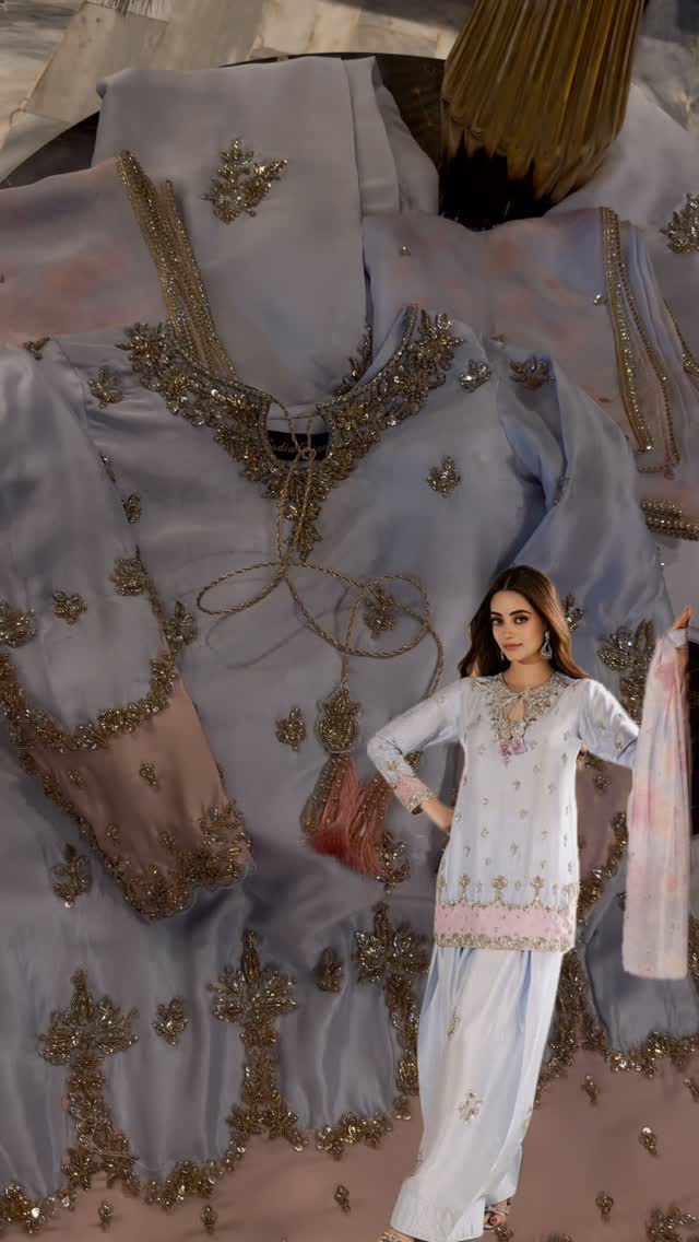 Sky blue elegance paired with a delicate pink border, crafted into a chic short shirt and traditional farshi shalwar. The look is beautifully completed with a luxurious tie & dye silk dupatta, creating the perfect balance of timeless grace and modern sophistication.✨ Sky Blue & Pink Contrast✨ Short Shirt with Farshi Shalwar✨ Tie & Dye Pure Silk Dupatta✨ Perfect for festive gatherings, Eid celebrations & special occasions#SFSadiaFaisalOfficial #FarshiShalwar #LuxuryPret #SkyBlueDress #SilkDupatta PakistaniFashion EidWear DesignerWear FashionInspiration TraditionalElegance by @sf_sadiafaisalofficial