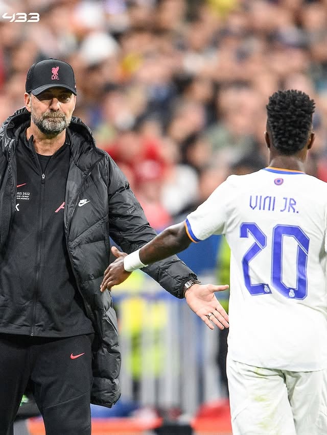 🚨 𝐑𝐄𝐕𝐄𝐀𝐋𝐄𝐃: Jürgen Klopp’s agent Marc Kosicke has 𝗗𝗘𝗡𝗜𝗘𝗗 Enrique Riquelme’s claims. ❌⚪️

“It’s annoying! Jürgen Klopp is happy in his role at Red Bull and has no ambitions to work as a coach at a club,” he told @plettigoal 💭

Earlier today, presidential candidate Riquelme claimed Klopp will become Real Madrid manager if he is elected club president on Sunday. 🗳️

Plettenberg added: “The Real Madrid chapter is currently closed for Klopp — especially in the current situation and surrounding circumstances.” 🚫

“The one job that is particularly appealing to him in the future is the Germany national team.” 🇩🇪🧢