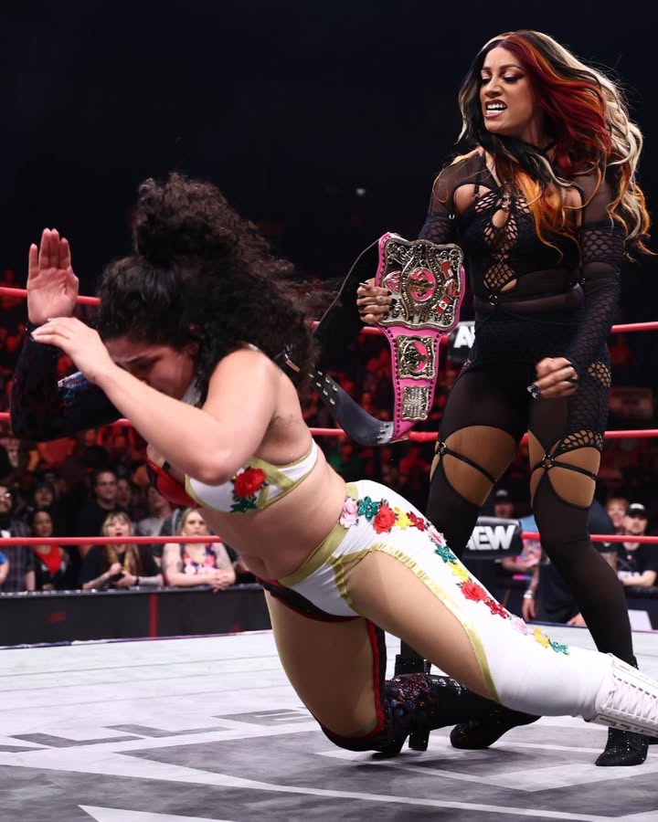 Mercedes Moné's presence was felt following Hazuki's win over Persephone in the opening round of the Owen!

The CEO and Hazuki face off NEXT Wednesday, but the Owen continues when Skye Blue and Saree face off in the quarterfinals, WEDNESDAY at 8/7c when #AEWDynamite is LIVE on TBS and HBO Max