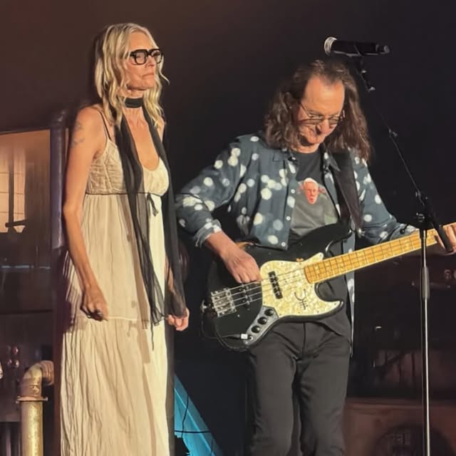Our queen blew some minds last night at The Forum.