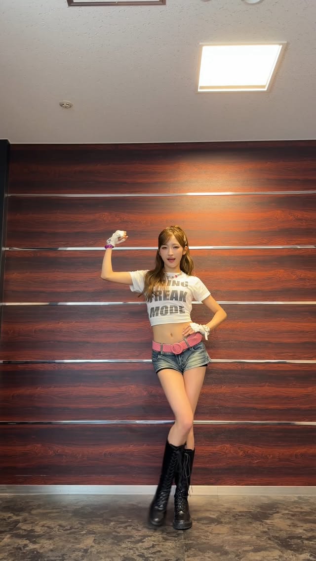 ⠀ピンクベルトの人です〜🙋🏻‍♀️🎀‪💗#KARA #Mister #ミスター#Girls2 #小川桜花 by @girls2_yoka_official