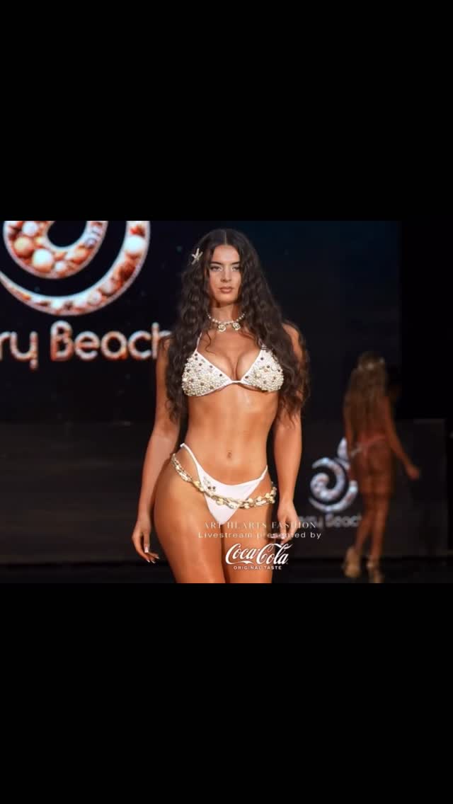 Starting off Miami Swim Week with Berry Beachy Swimwear 🐚
@berrybeachyswimwear #miamiswimweek #msw
