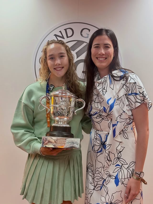 Congrats to @_mirraandreeva_  and @conchita__martinez for this amazing @rolandgarros 
Love this team 💕✨🏆@rolex #rolexfamily