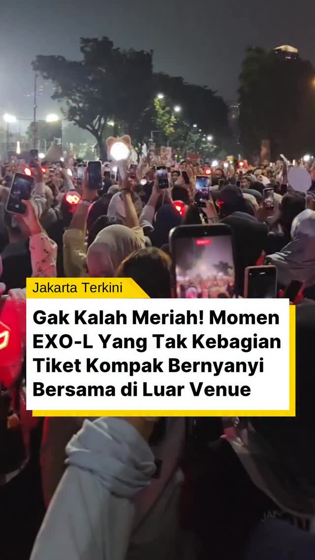 Momen seru terjadi di tengah tingginya antusiasme penggemar EXO di Indonesia. Sejumlah EXO-L yang tidak berhasil mendapatkan tiket acara terlihat berkumpul di luar venue konser Indonesia Arena Senayan dan menggelar noraebang dadakan dengan menyanyikan lagu-lagu EXO bersama, Sabtu (6/6/2026) malam.

Para penggemar tetap menikmati suasana meski gagal masuk ke lokasi acara. Mereka bernyanyi bersama, merekam momen, hingga saling menyemangati sesama EXO-L.

🎥 threads/zzangreu, aprilmopspace, garbrielanicken

#JakartaTerkini