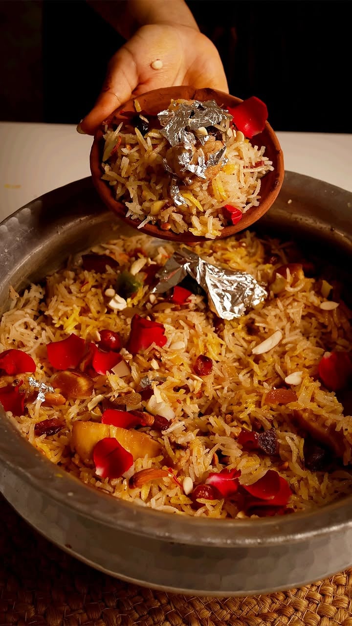 Here comes the lost royal recipe of India - Murgh Mutanjan, a forgotten masterpiece from the grand kitchens of the Mughals. Comment Lost recipe for details.
#mutanjan #muslimrecipes #mughlaifood #lostrecipe 

What should be the next recipe