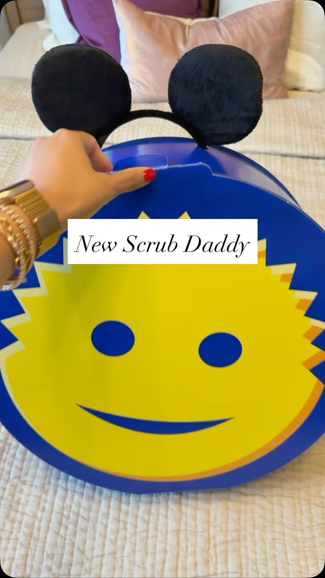 Disney and @scrubdaddy how could it get any better!!! 
•
#clean #howto #cleanwithme #trending