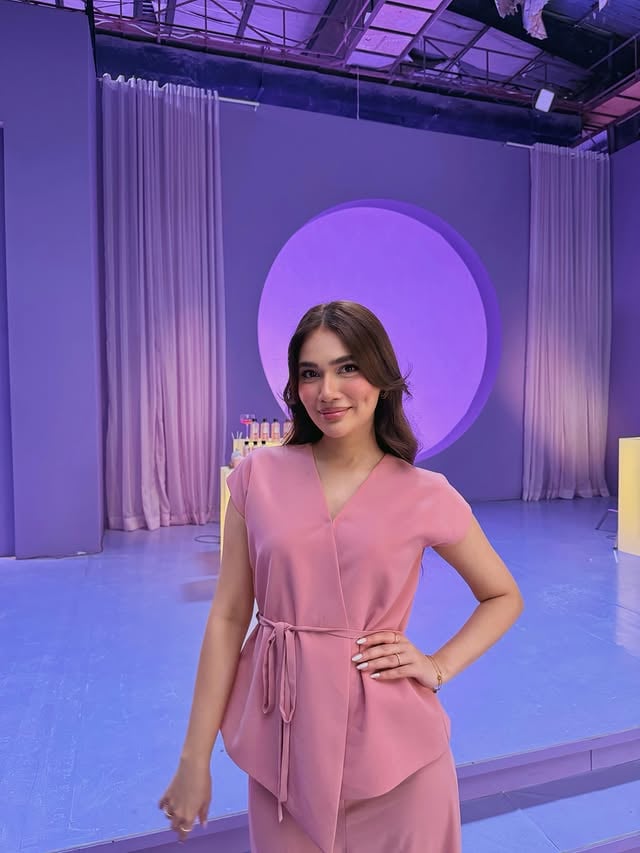 Since i was a lil girl i used to see Reema Jee, Meera Jee, then later on Mahira Khan become the faces of LUX & i used to tell myself that i’ll get there one day, and here I’m living my childhood dream 🥹💞 thankyou @lux_pakistan for making it happen, forever grateful for this opportunity 💕