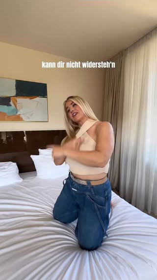 So oder so (SOS) - der Song, der nur dank euch und der riesengroßen Community-Power auf dem Album ist! 🤩

Wenn das kein Grund zum lauthals Mitsingen ist! Ab sofort findet ihr die Karaoke-Version zum Song auf meinem YouTube-Kanal! Los geht’s 🎤