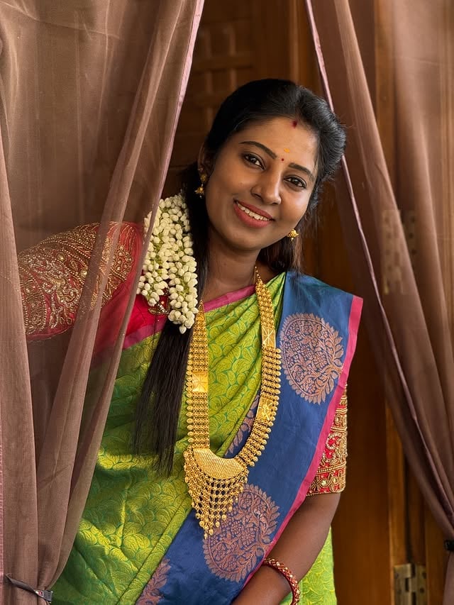 Just a saree look 👀 how is it 🫣🍂#rubistyle #rubi #pic #photos #picture by @lovewith_rubi_style