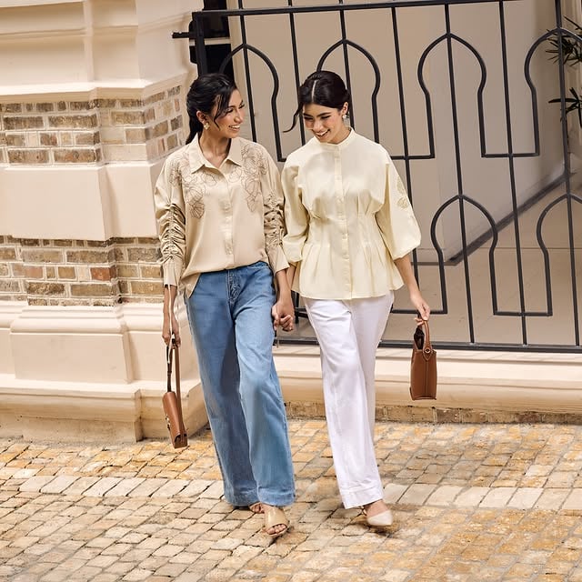 Golden hues, effortless charm ✨Meet the perfect pair from Jannahnoé’s After Hours collection — Cyra Blouse in Soft Yellow and Audrey Blouse in Sand. Designed for days that flow seamlessly from work to weekend, these timeless casual tops bring comfort, versatility, and understated elegance to every look.Style them with your favourite denim or tailored bottoms for an effortlessly polished finish. 🤍#Jannahnoe #AfterHours #CyraBlouse #AudreyBlouse #CasualElegance by @jannahnoe.official