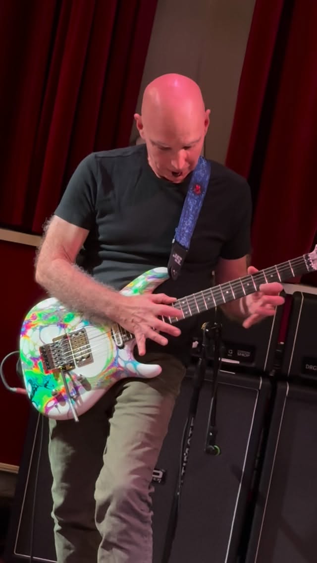 @joesatriani it's so deep and so brilliant. I'm in awe listening to his soul. whether it be a song we wrote together. or playing an @eddievanhalen solo. joe is soulful and brilliant. he doesn't know how to play any other way.🤟🤟🤟🤟 can't wait for the tour #guitarsolos #guitarist first day of Rehursal encore thank you. Good night.