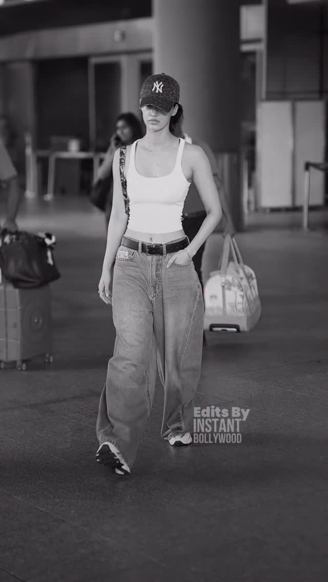 Disha In Baggy 🫶🏻❤️#dishapatani #instantbollywood #editsbyinstant