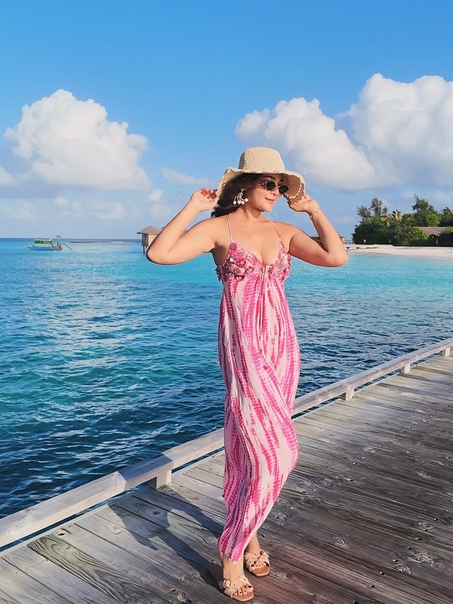 Maldives with girlfriends until we find our husbands 🤷‍♀️ 😎

@youandmemaldives  @cocoonmaldives 

Travel curated by @travxplo 

Outfit :- @eesumworld 

#youandmemaldives #cocooncollection #cocoonmaldives