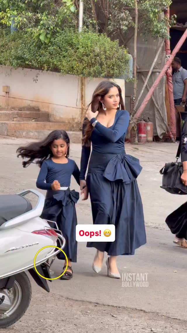 Oops Moment With Jannat Zubair!😬. #jannat Zubair #instantbollywood #tc by @instantbollywood