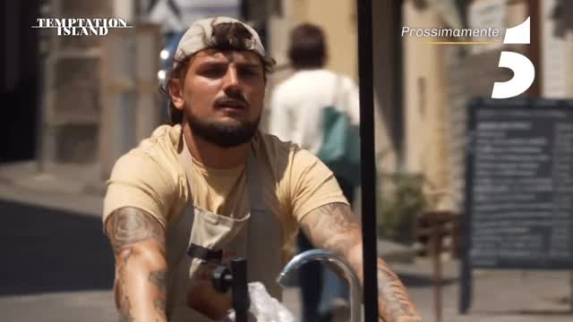 “Ho perso la fiducia nei suoi confronti” Loro sono Giovanni e Sabrina e sono la terza coppia pronta ad affrontare un nuovo viaggio nei sentimenti… Prossimamente su Canale 5 🔥 #temptationisland